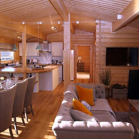 Cambridgeshire Lakes - Luxury Lodges In A Stunning Lake Location Gamlingay Extérieur photo
