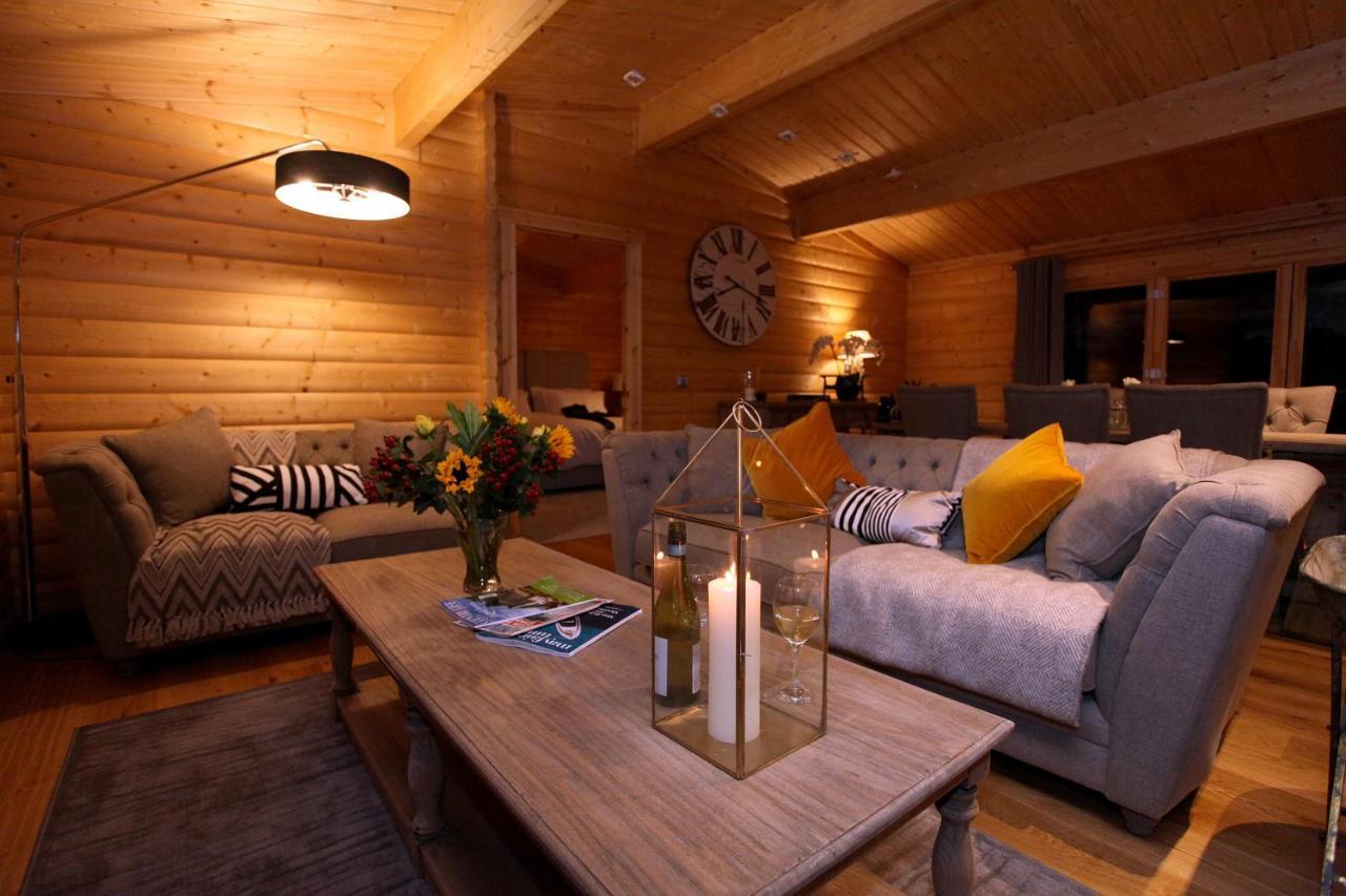 Cambridgeshire Lakes - Luxury Lodges In A Stunning Lake Location Gamlingay Extérieur photo