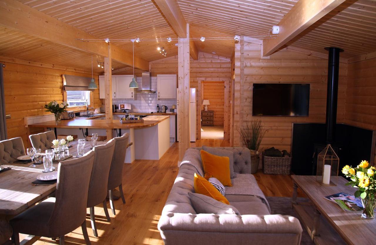 Cambridgeshire Lakes - Luxury Lodges In A Stunning Lake Location Gamlingay Extérieur photo