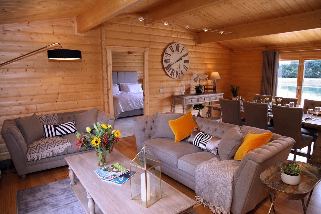Cambridgeshire Lakes - Luxury Lodges In A Stunning Lake Location Gamlingay Extérieur photo