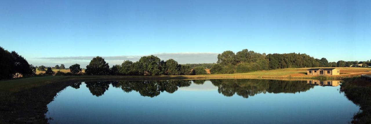Cambridgeshire Lakes - Luxury Lodges In A Stunning Lake Location Gamlingay Extérieur photo