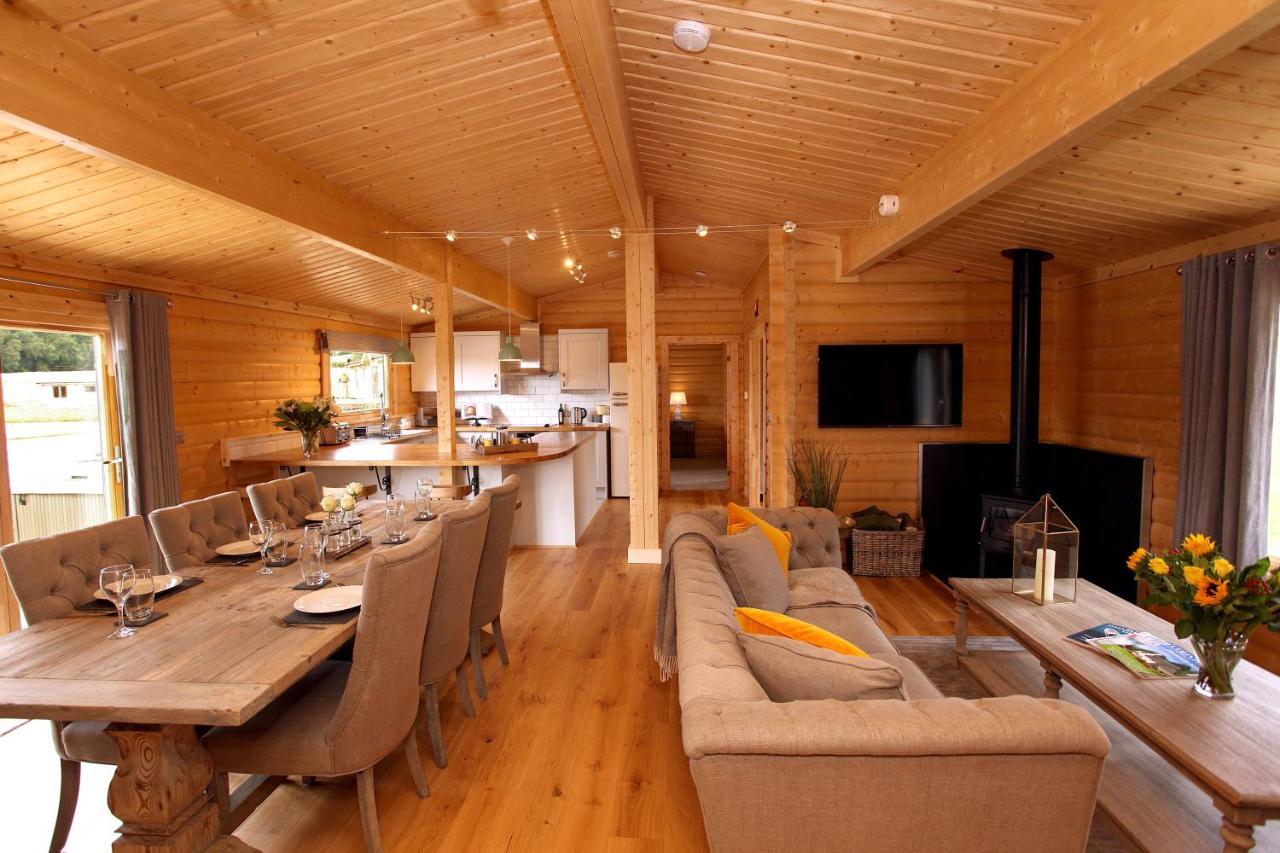 Cambridgeshire Lakes - Luxury Lodges In A Stunning Lake Location Gamlingay Extérieur photo