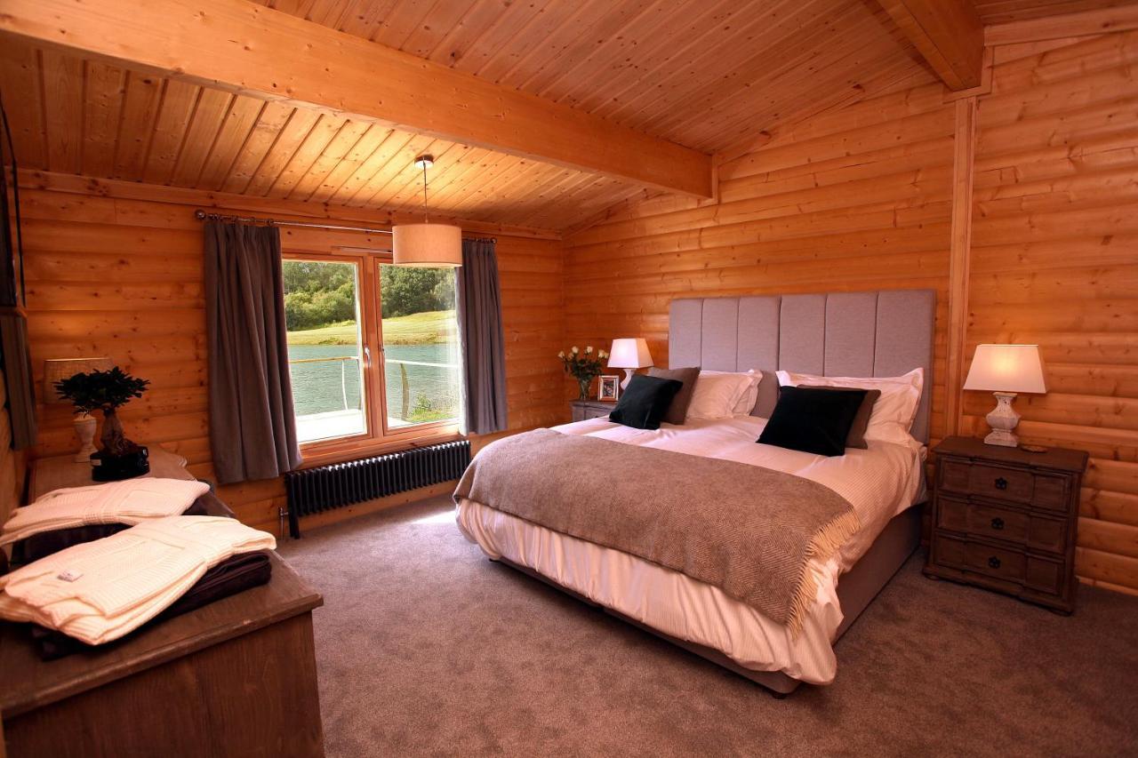 Cambridgeshire Lakes - Luxury Lodges In A Stunning Lake Location Gamlingay Extérieur photo